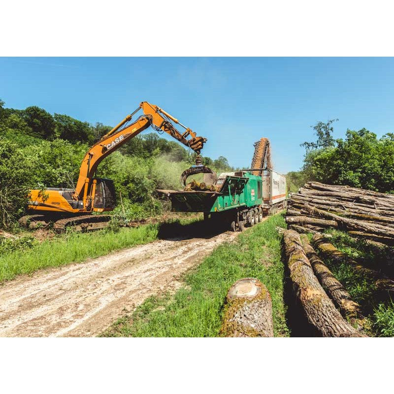 Metsähaketta 30m3 lehtikuorma-autolla